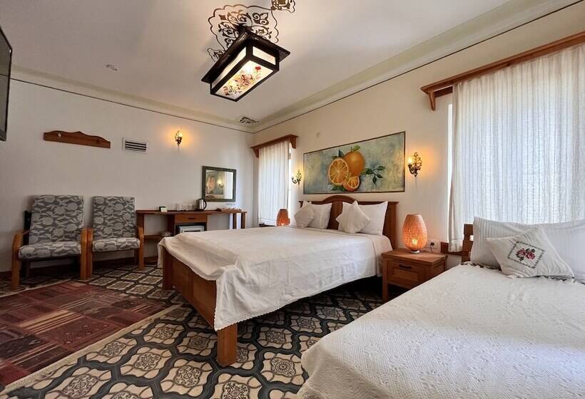 اتاق لوکس سه تخته, Eski Datça Otel