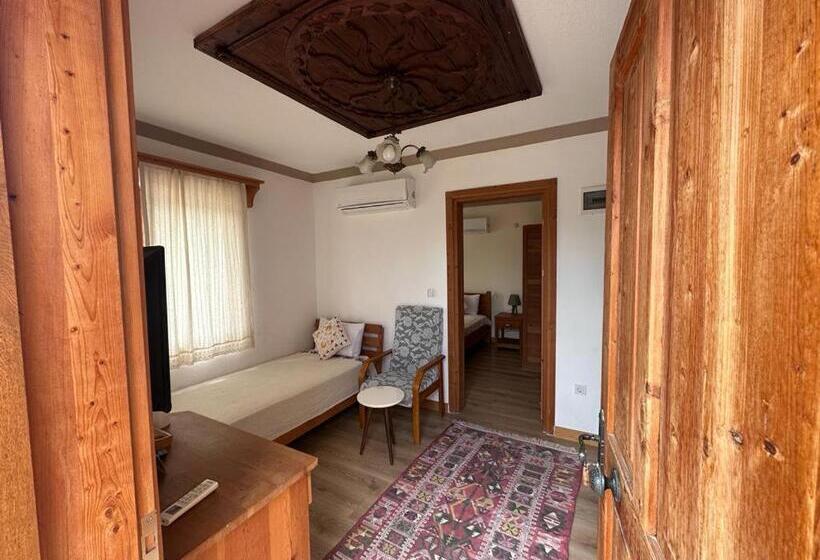 اتاق خانوادگی, Eski Datça Otel