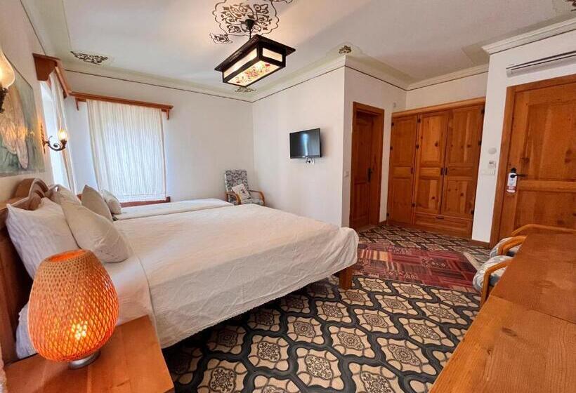 اتاق لوکس سه تخته, Eski Datça Otel