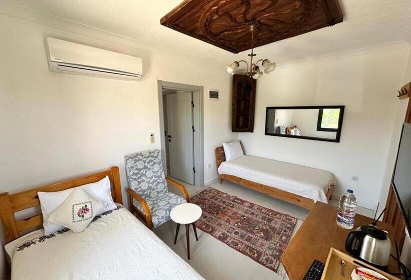 اتاق خانوادگی, Eski Datça Otel