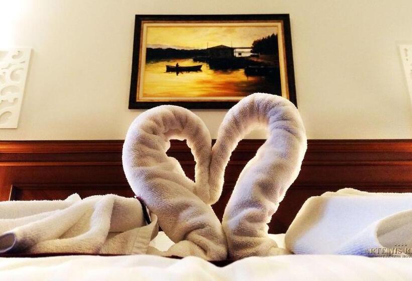 Королевский Люкс, Artemis Resort Wellness