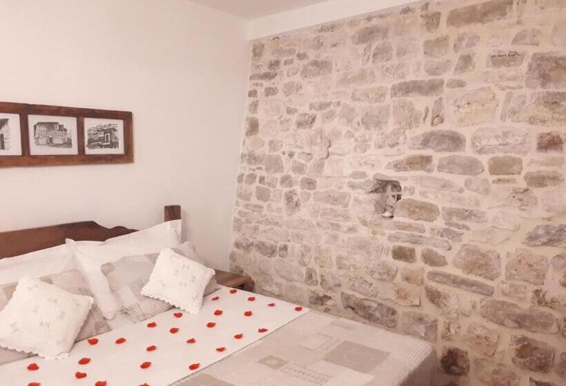 Standard Room, Omer