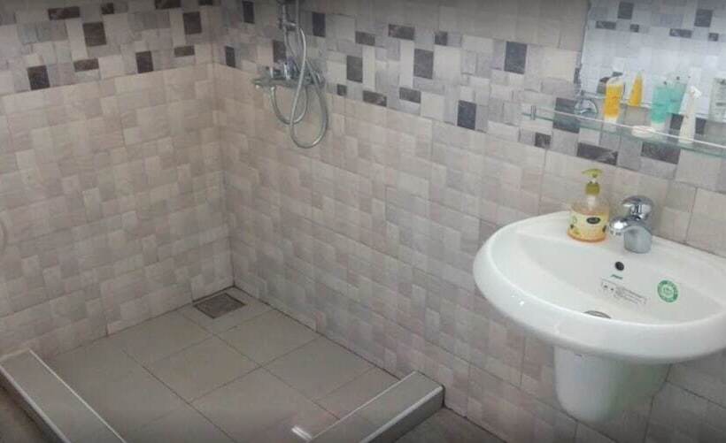 اتاق استاندارد, Sheevys Bed N Breakfast