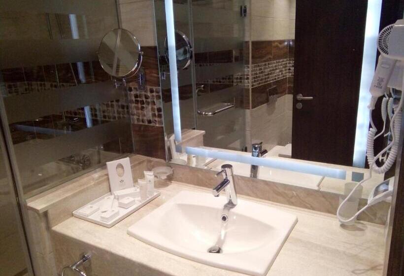 اتاق استاندارد با چشم‌انداز استخر, Gewan Hotel Cairo