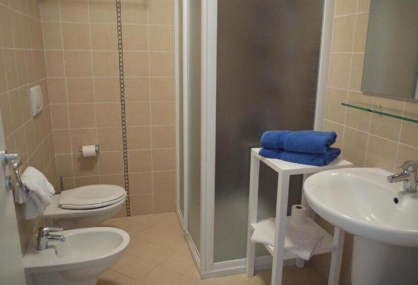 패밀리 아파트, Villa Treccani Apartments