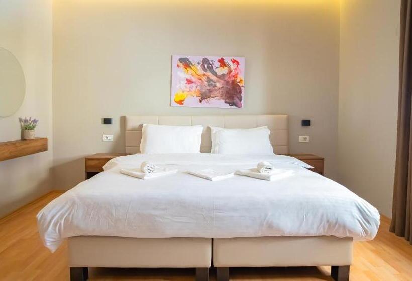 غرفة ديلوكس مزودة بشرفة, Garden Boutique B&b