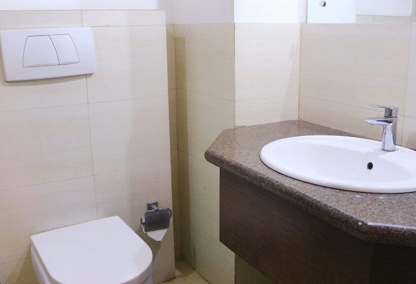 Quarto Deluxe, Haris Mg Road Gurugram