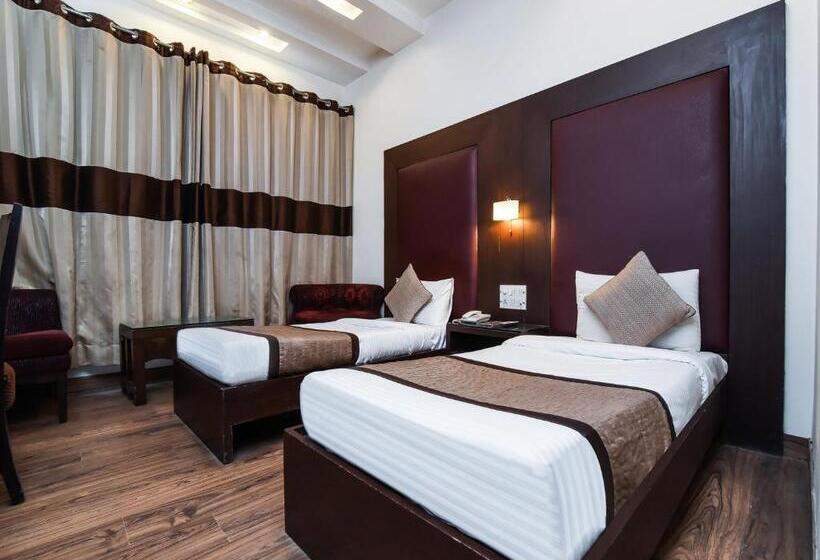 Quarto Deluxe, Haris Mg Road Gurugram