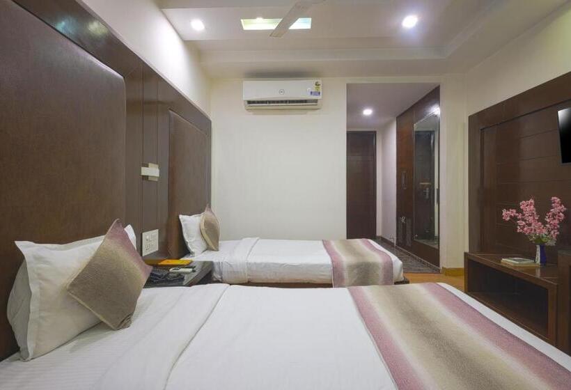 Quarto Deluxe, Haris Mg Road Gurugram
