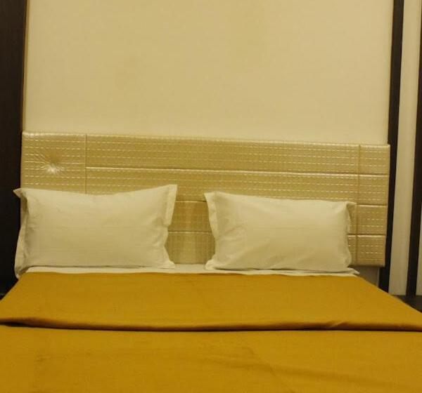 Номер Deluxe, Shiv Lake Bhuj