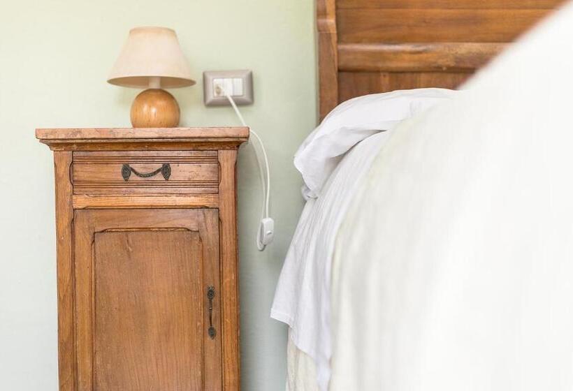 Номер Стандарт с Балконом, Albergo Diffuso Ca' Spiga