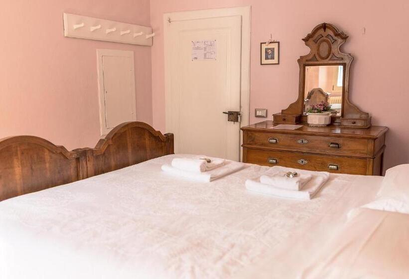 Номер Стандарт Вид на Озеро, Albergo Diffuso Ca' Spiga
