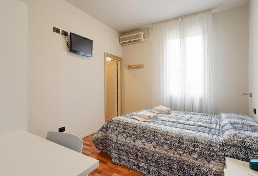 Quarto Estandar Individual, Terantiga