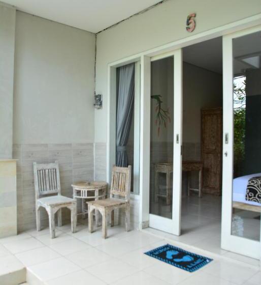 Номер Deluxe Вид на Бассейн, Asung Guesthouse