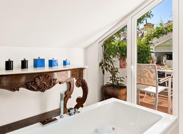 Номер Deluxe с Балконом, Molo Luxury Suites Puerto Banus