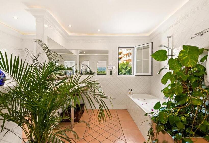 Люкс Повышенной Комфортности, Molo Luxury Suites Puerto Banus