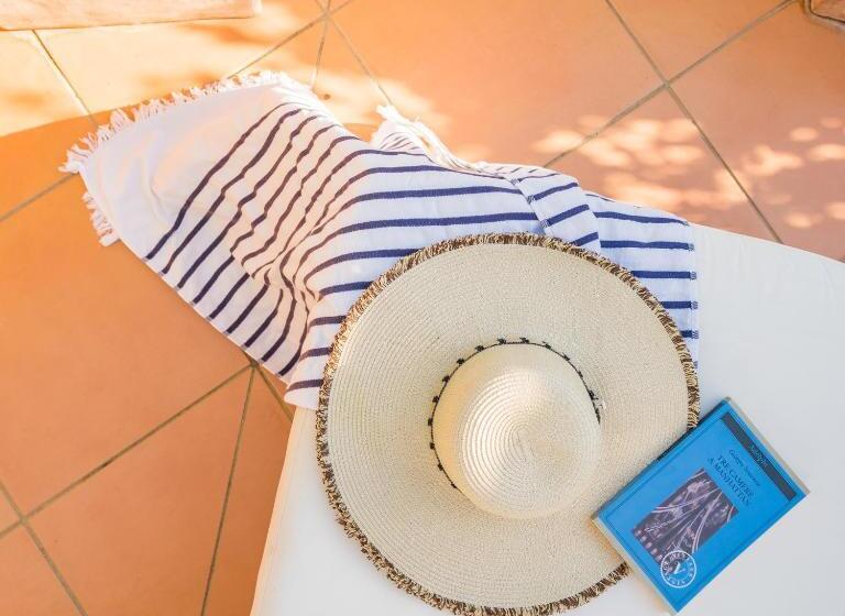 Люкс Повышенной Комфортности, Molo Luxury Suites Puerto Banus