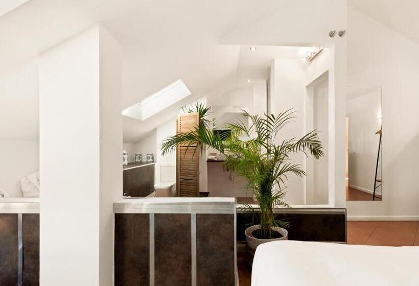 Номер Стандарт с Гидромассажем, Molo Luxury Suites Puerto Banus