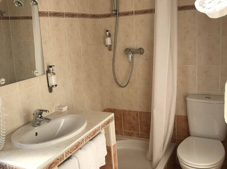 Номер Стандарт, Hôtel Evian Express   Terminus