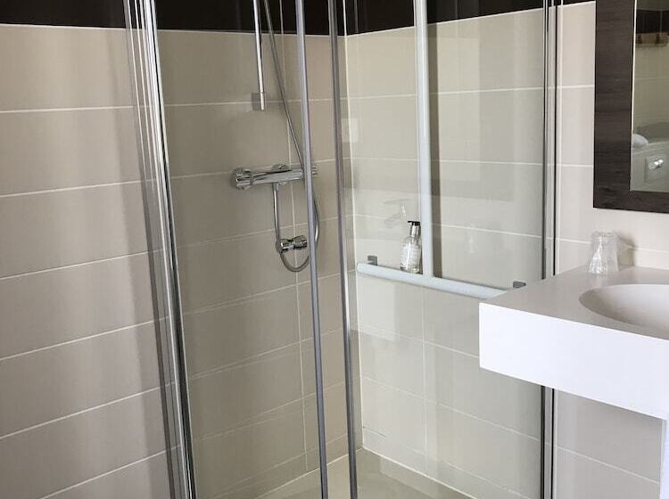 Номер Стандарт Трехместный, Hôtel Evian Express   Terminus