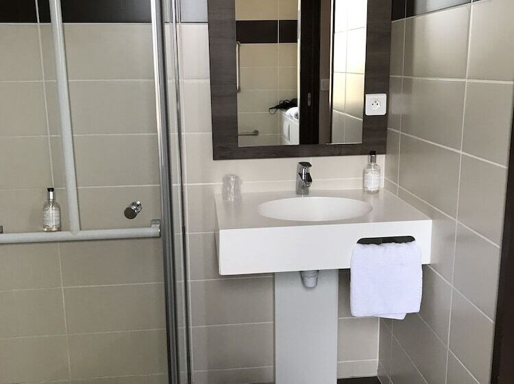 Четырехместный Номер Стандарт, Hôtel Evian Express   Terminus