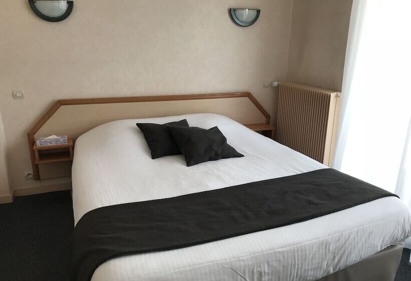 Номер Стандарт, Hôtel Evian Express   Terminus
