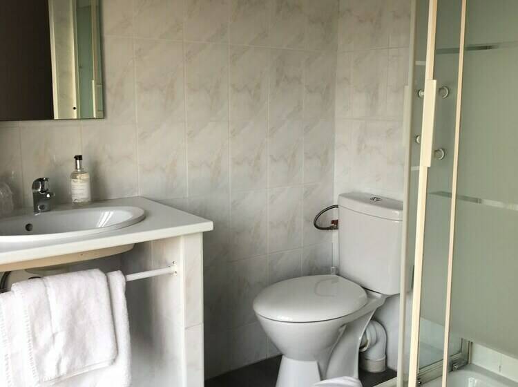 Номер Стандарт, Hôtel Evian Express   Terminus
