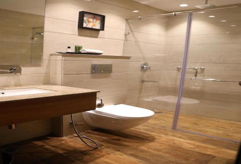 Номер Стандарт, Midtown Grand