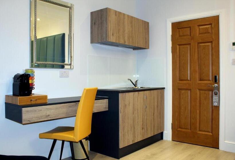 Family Suite, 1 Craven Hill Gardens