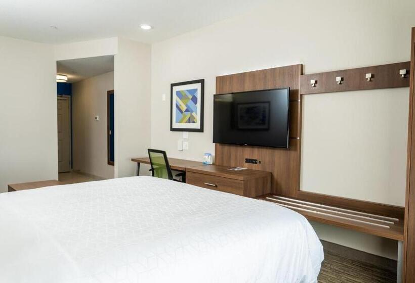适合残疾人士使用的套间, Holiday Inn Express & Suites Lubbock Central   Univ Area, An Ihg