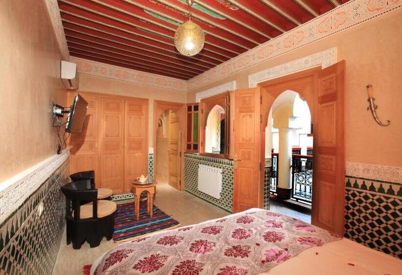اتاق سوپریور با تخت بزرگ, Riad Moulay