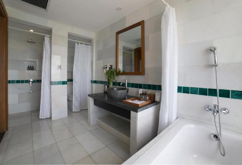 اتاق لوکس با چشم‌انداز دریاچه, Vedana Lagoon Resort & Spa