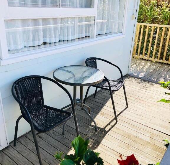 패밀리 방갈로, Waiheke Island Motel