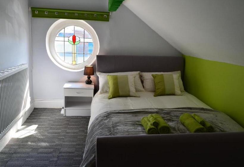 Quarto Familiar Deluxe, Old Trafford Guest House