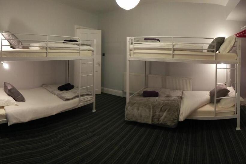 Standard 4 Pers. Værelse, Old Trafford Guest House