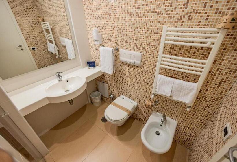 Classic room with balcony, Prince Franklyn