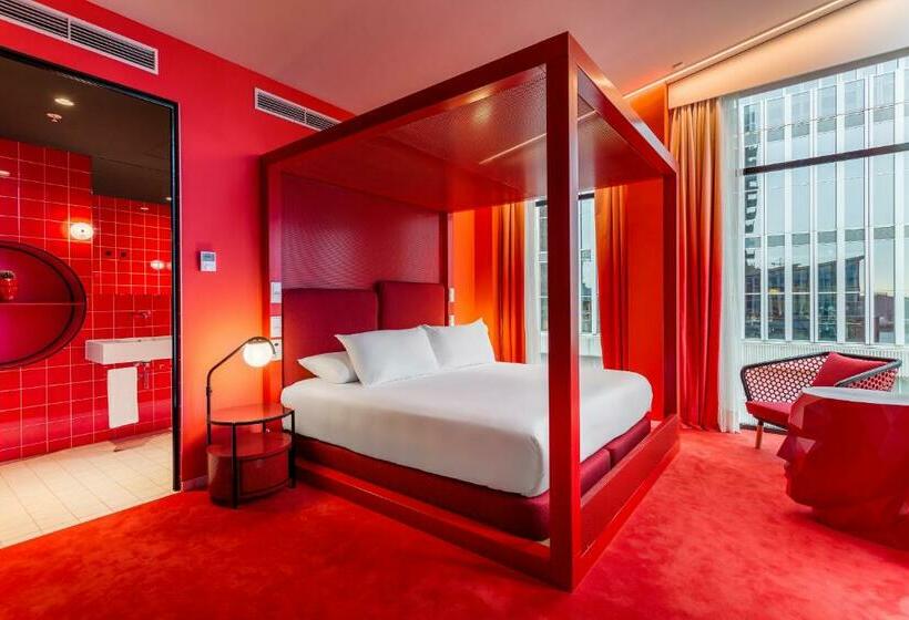 스위트, Room Mate Bruno