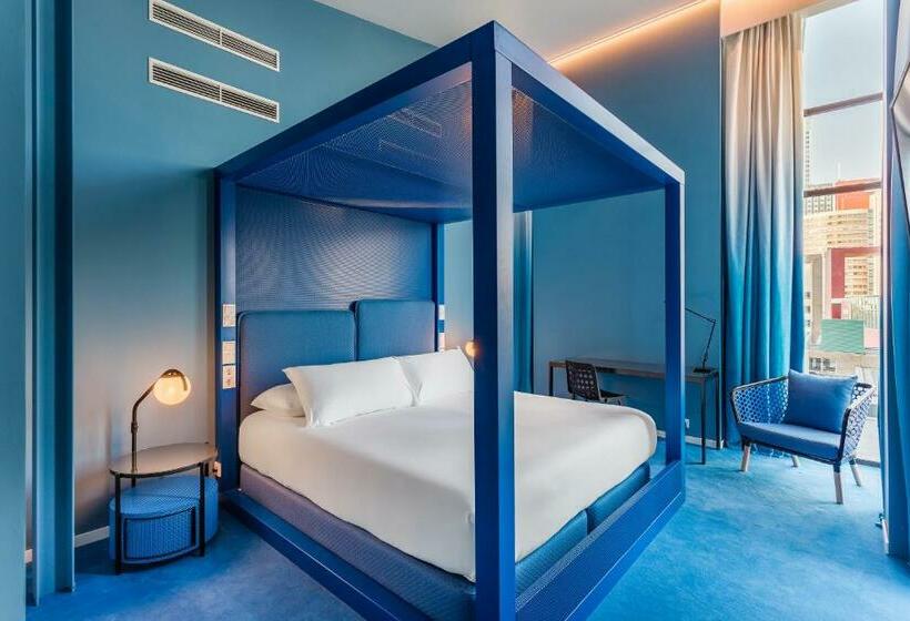 스위트, Room Mate Bruno