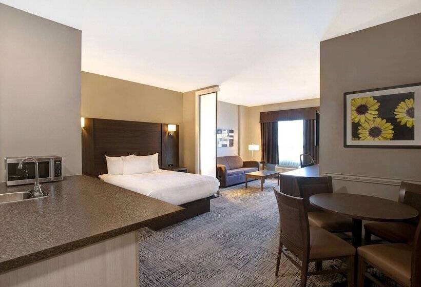 Family Suite, Days Inn & Suites By Wyndham Warman