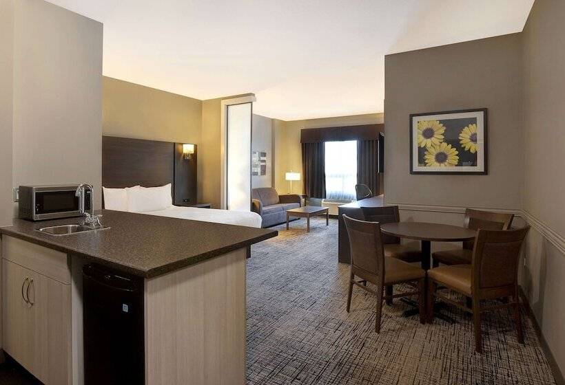 Family Suite, Days Inn & Suites By Wyndham Warman