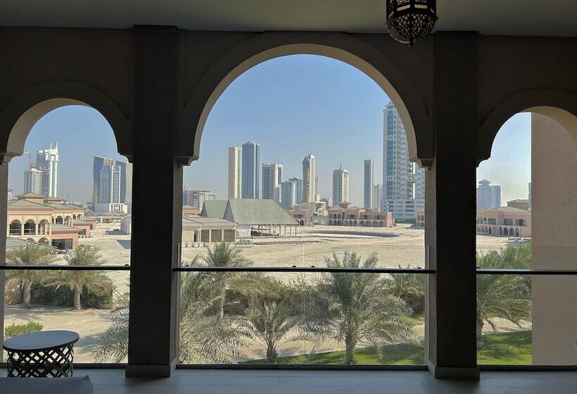 اتاق لوکس با تخت بزرگ, Royal Saray Resort