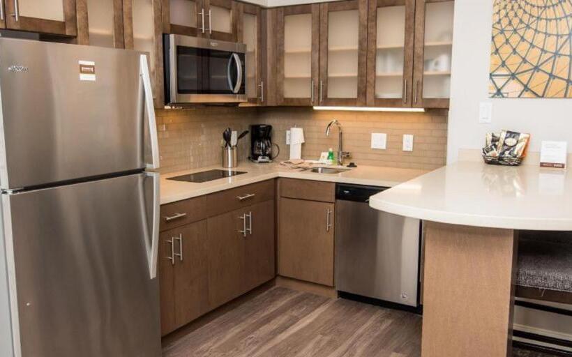 Люкс, Staybridge Suites Houston East   Baytown, An Ihg
