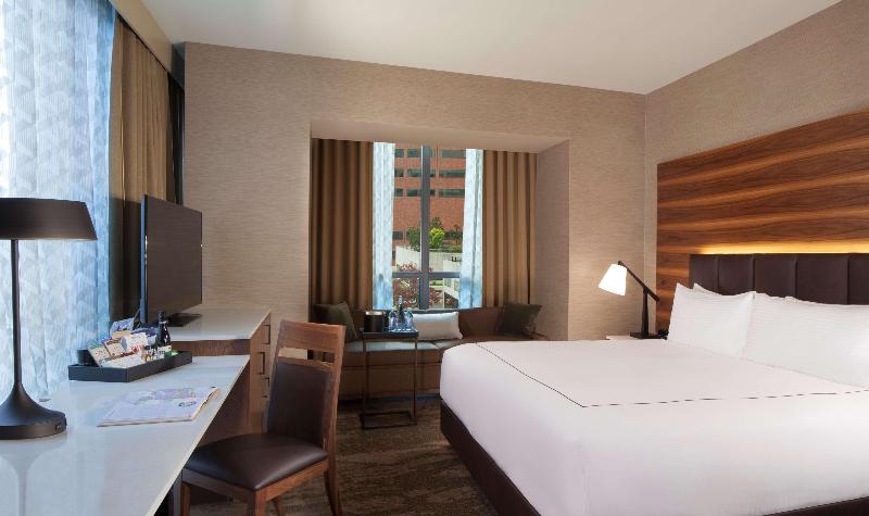 Quarto Estandar Cama King, The Porter Portland, Curio Collection By Hilton