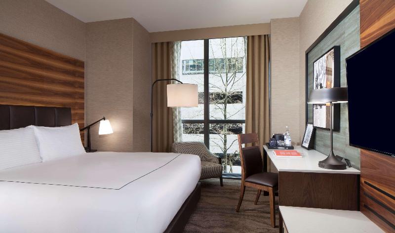 Quarto Estandar Cama King, The Porter Portland, Curio Collection By Hilton