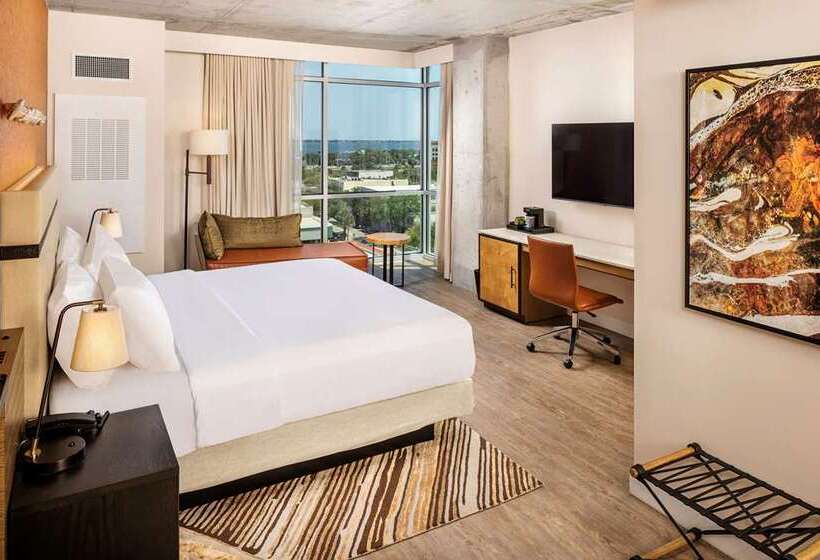 Quarto Estandar Cama King, The Porter Portland, Curio Collection By Hilton