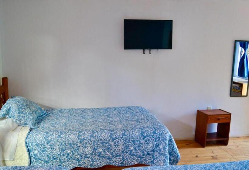 Номер Стандарт Трехместный, Hostal Michel