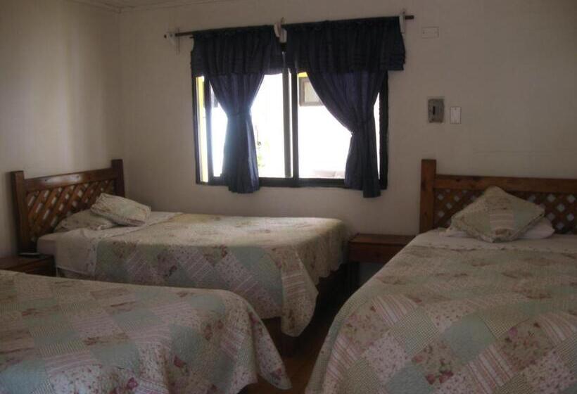 Номер Стандарт Трехместный, Hostal Michel