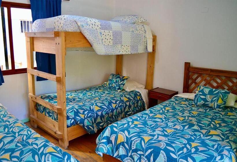 Четырехместный Номер Стандарт, Hostal Michel