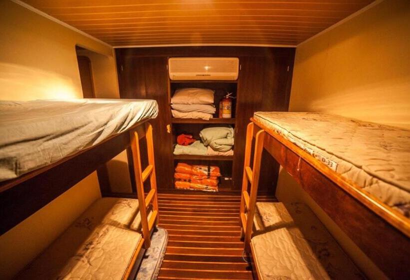 4인용 스탠다드 룸, Tapri   Hotel Flutuante