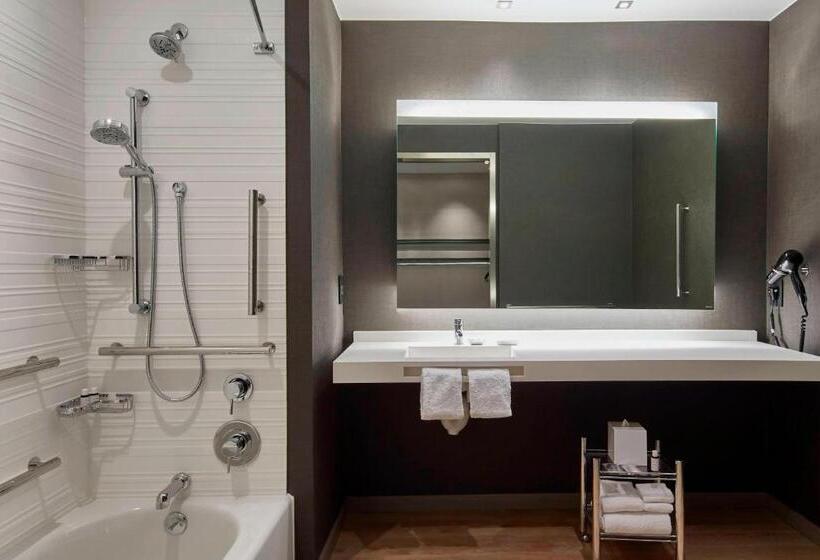 Quarto Estandar para Deficientes Físicos, AC Hotel Nashville Downtown